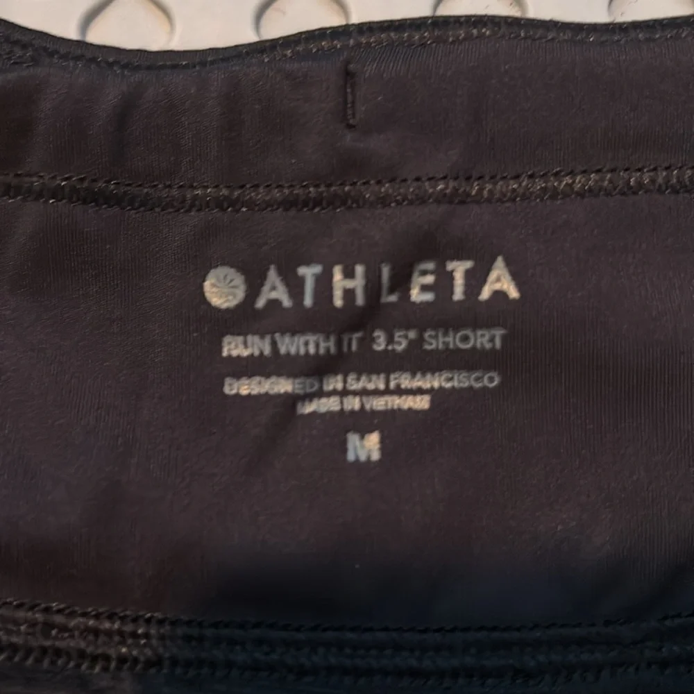 Women’s Athleta shirts medium black - Picture 3 of 4
